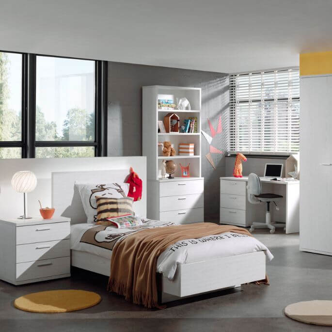 Chambre d'enfant contemporaine, décor chêne et blanc